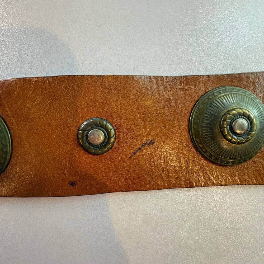 ♾️Vintage Brown Leather Wide Waist Belt Western Boho Brass Medallion Studded♾️ - Picture 5 of 10